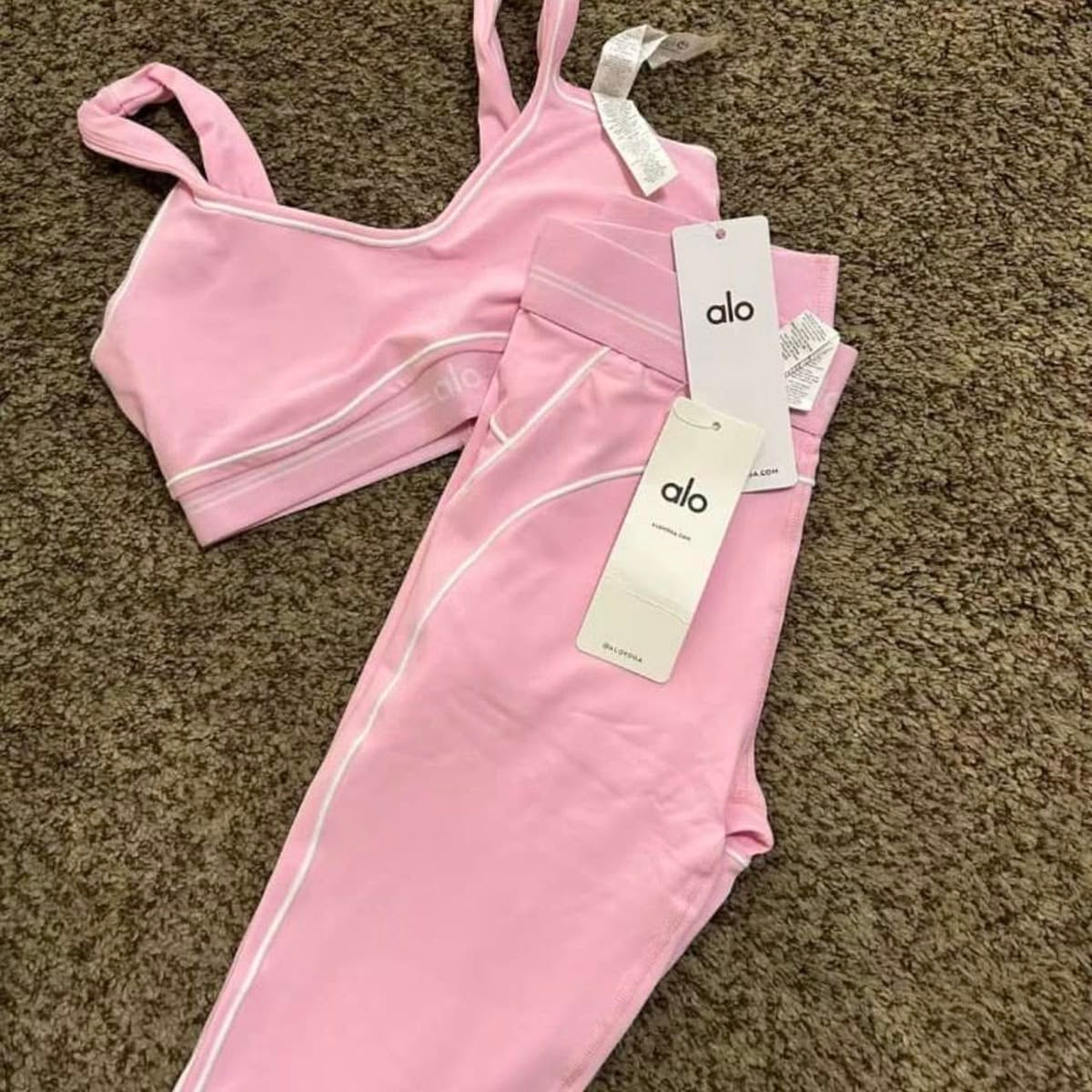 yoga sets alo
